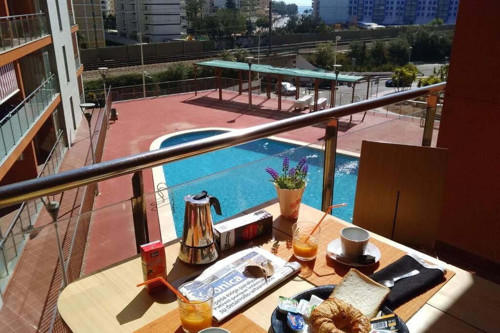 オロペサ・デル・マールAlgaida Dreams Vista Piscina - Playa La Conchaアパートメント エクステリア 写真